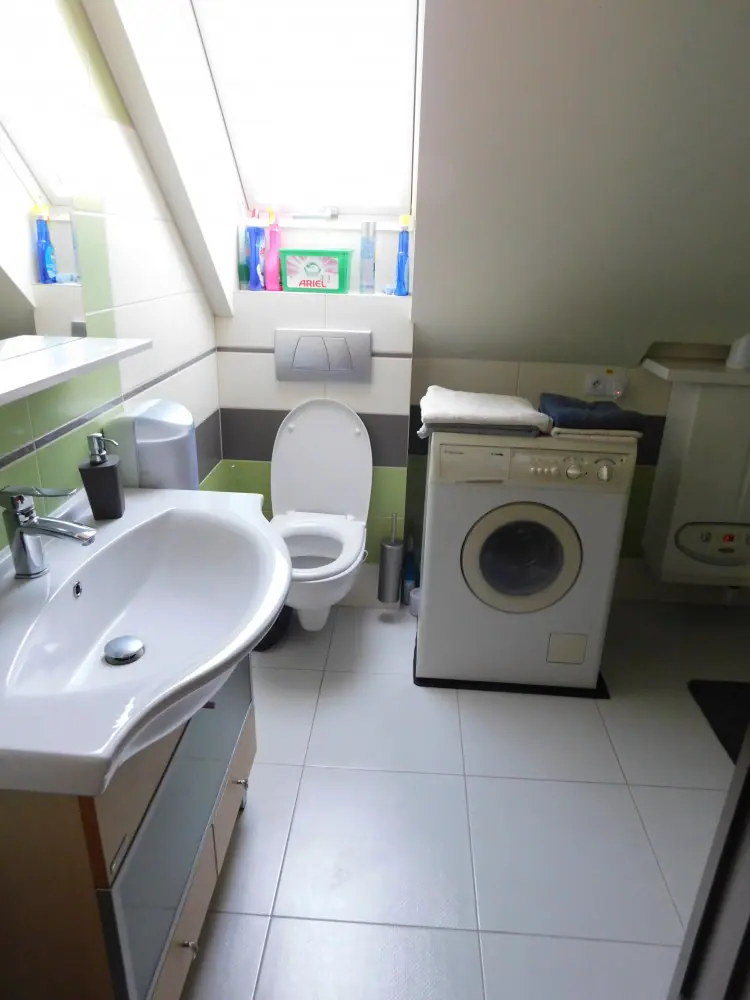 Apartmán č. 2 Deluxe – kúpeľňa s práčkou