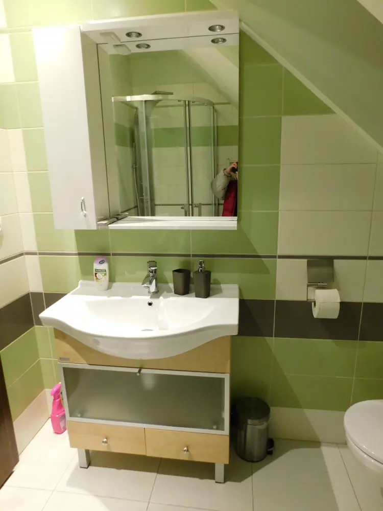 Apartmán č. 2 Deluxe – umývadlo v kúpeľni