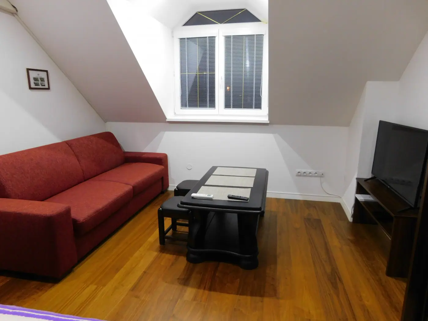 Apartmán č. 3 – sedenie v spálni